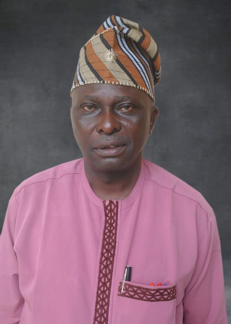 DR. AKINYEMI  OLUFUNMINIYI AKINBOBOLA